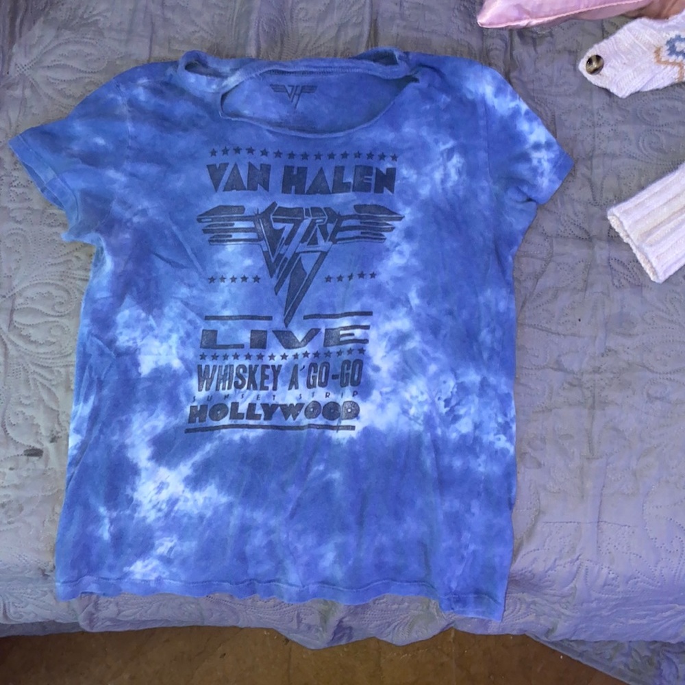 loose graphic tee: worn once: Medium